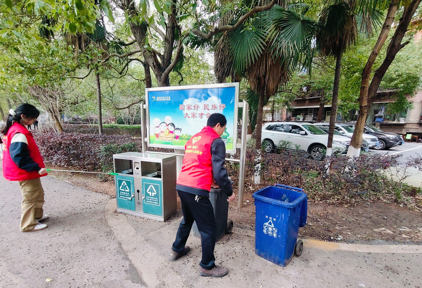 青山街道西湖新村社区：保护水环境，垃圾分好类