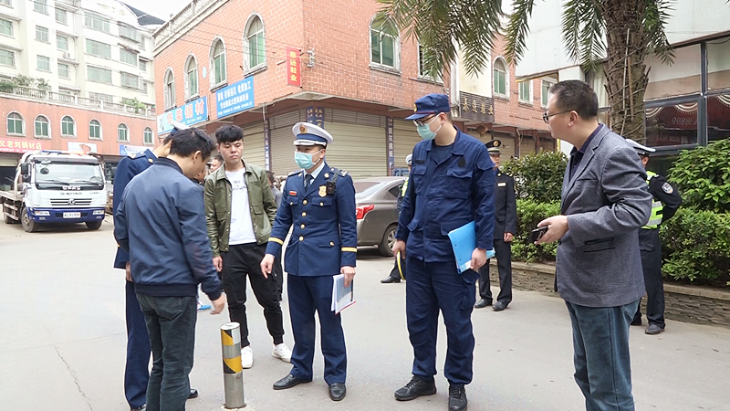 我县开展打通消防“生命通道”集中整治行动