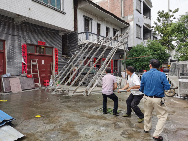 塘市镇：拆除乱搭乱建  助力创文