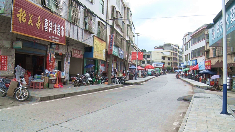 【整治交通顽瘴痼疾进行时】桥市乡整治马路市场见成效