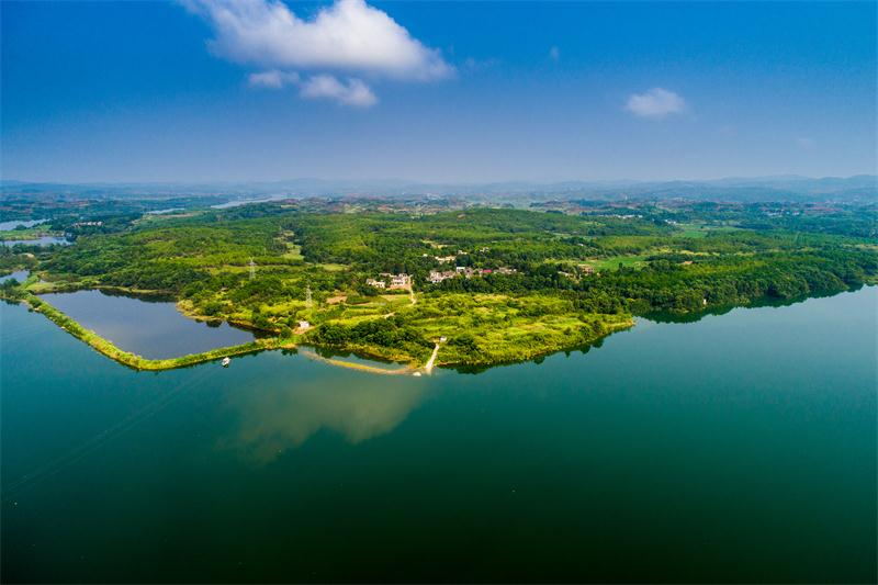 桂阳：河长制带来河清岸绿“水生态”