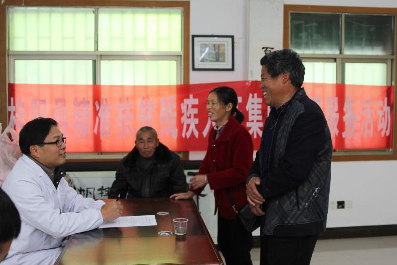 从上门办证到送证上门，县残联“春雨行动”持续发力