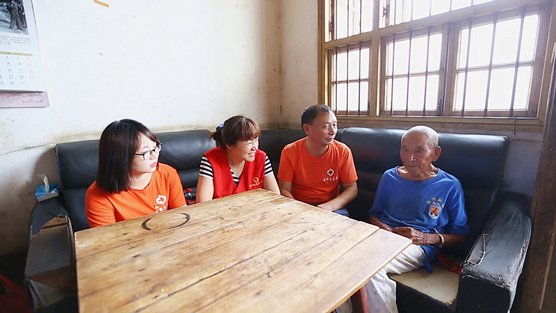 【新时代文明实践在桂阳】古郡志愿者协会：庆八一 敬功勋 慰问抗战老兵