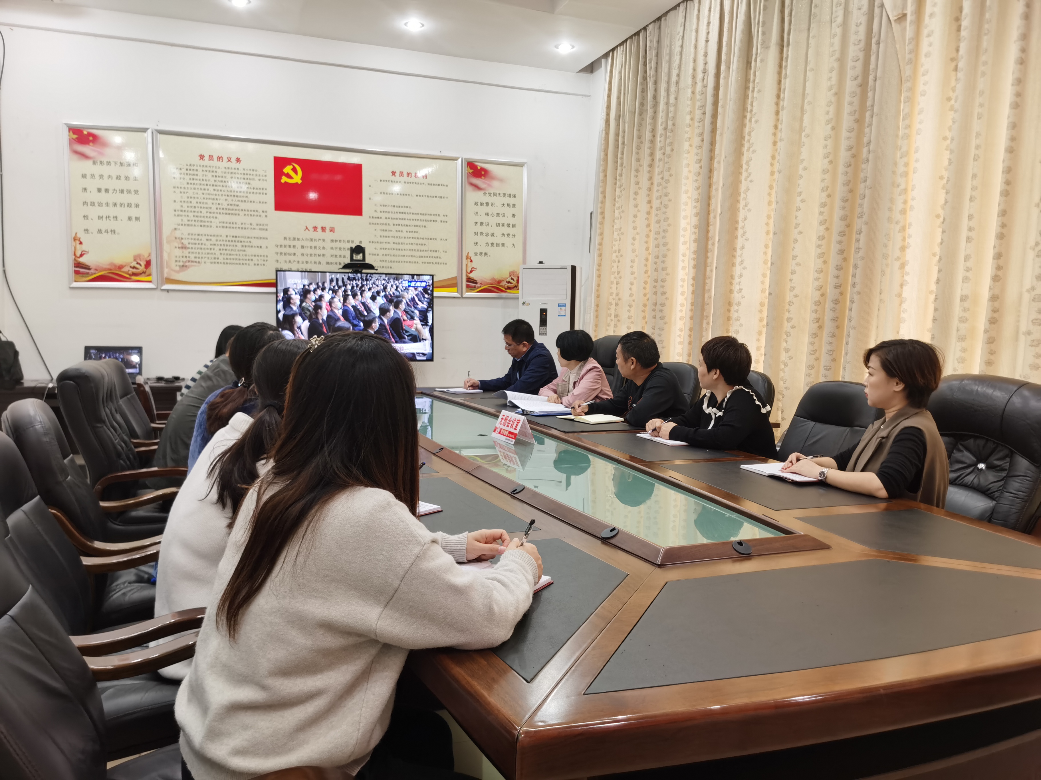 习近平在深圳经济特区建立40周年庆祝大会上的讲话  引发我县干部群众热烈反响
