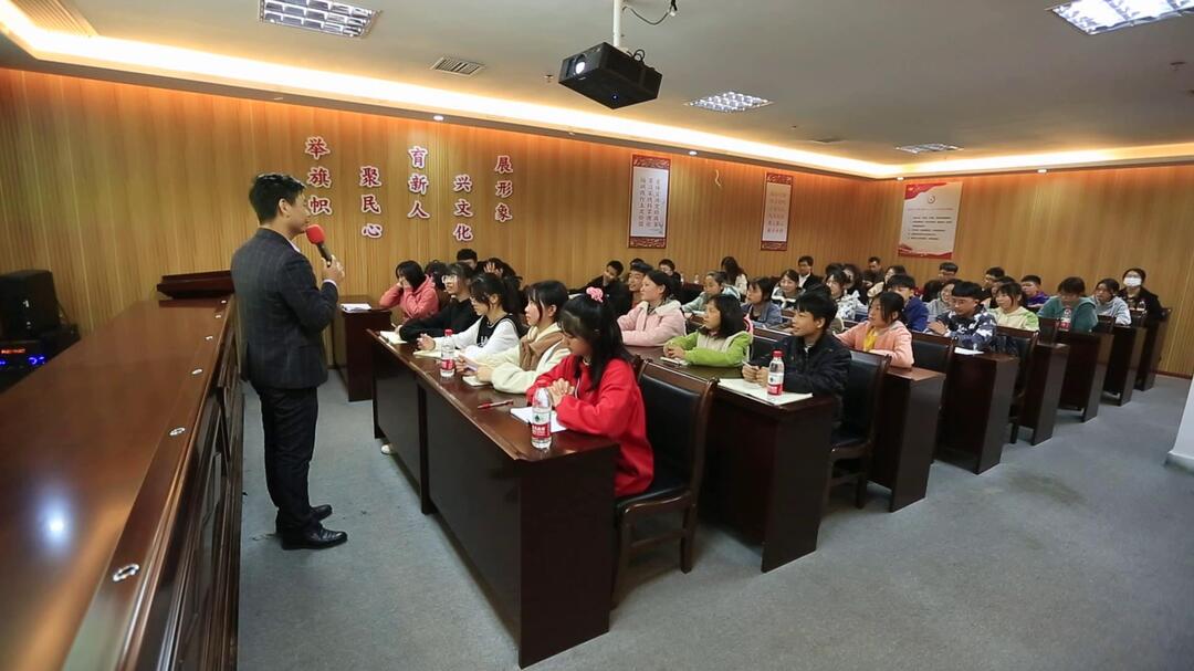 奋斗百年路 启航新征程—学党史 悟思想 办实事 开新局 用好本土“教材” 讲好党史故事