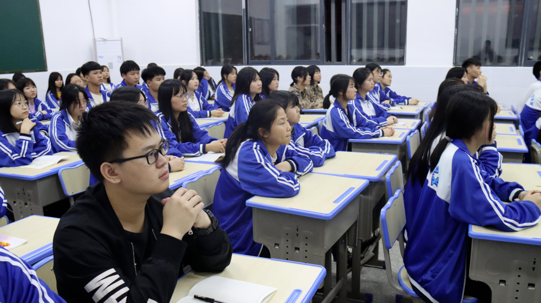 甘甜中学主题团日活动：一颗红心永向党