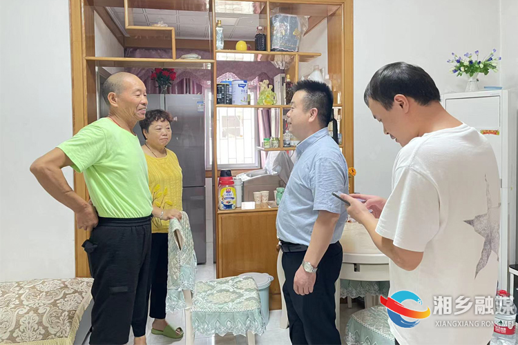 [望春门街道]情系失独家庭 走访慰问暖人心