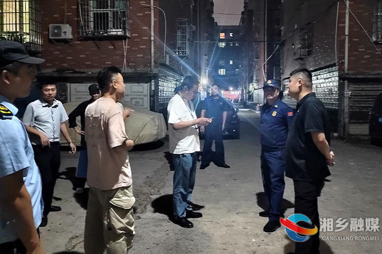 [望春门街道]夜间监管“不打烊”     筑牢安全防护网