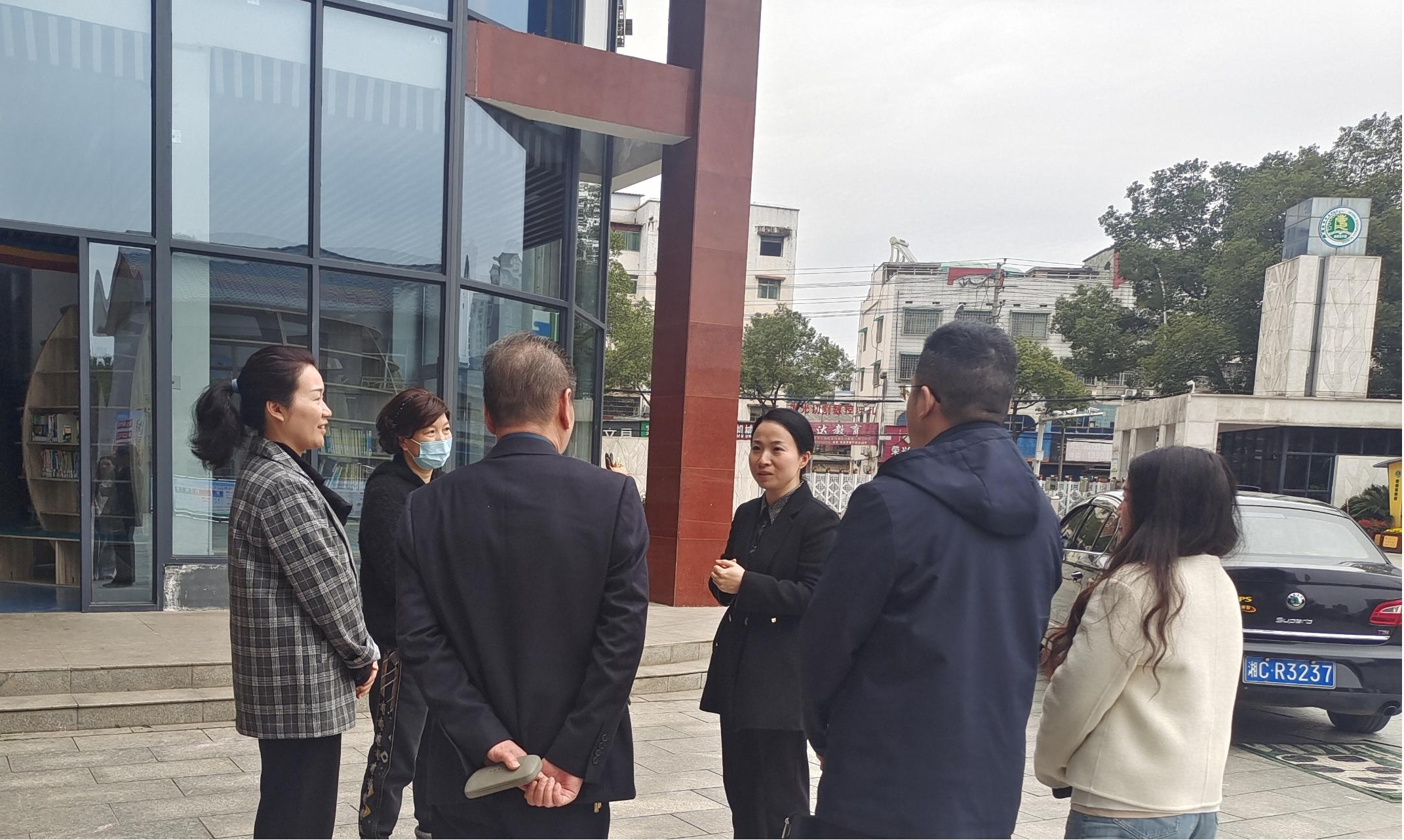 区领导到金庭宝庆路学校走访调研