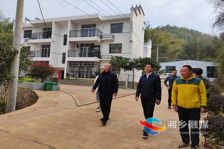 [梅桥镇]做好易地扶贫搬迁“后半篇文章”
