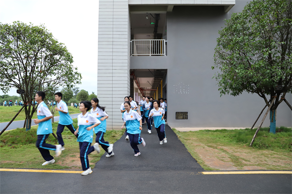 汉寿县第一中学开展应急疏散演练