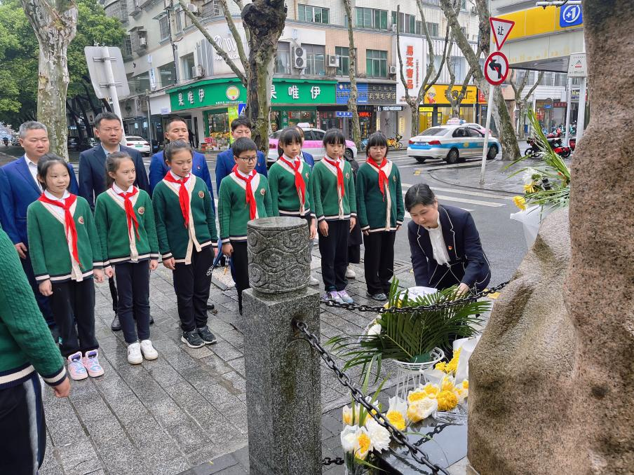 卫门口小学：清明祭先烈  传承红色魂