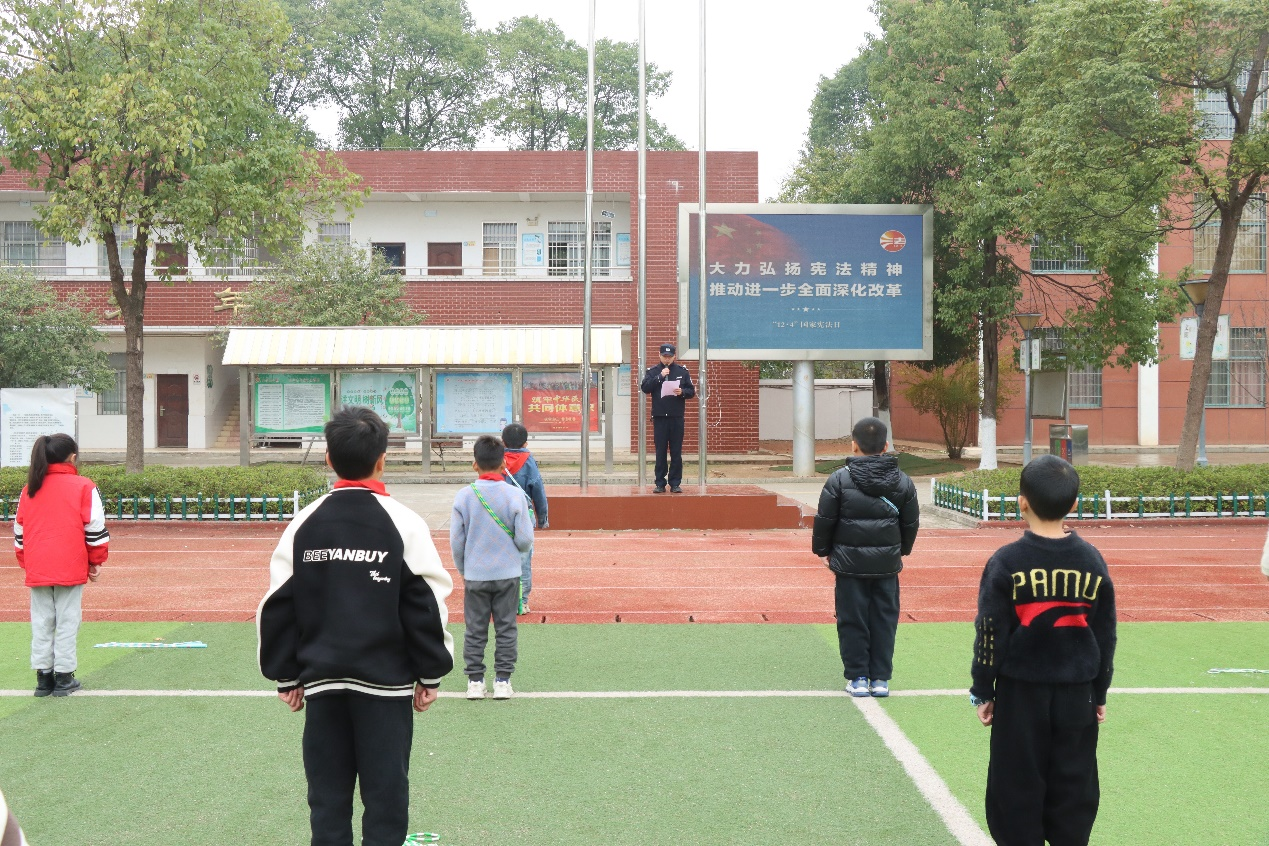 芦荻山乡社木铺小学：弘扬宪法精神 共建法治校园