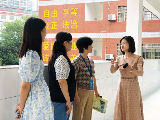 石鼓区团结小学迎接开学督查工作
