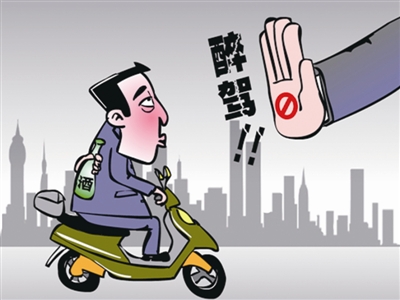 男子醉驾后倒地岩粉堆前身亡，家属诉称“岩粉堆责任”索赔40余万，中方法院判了！