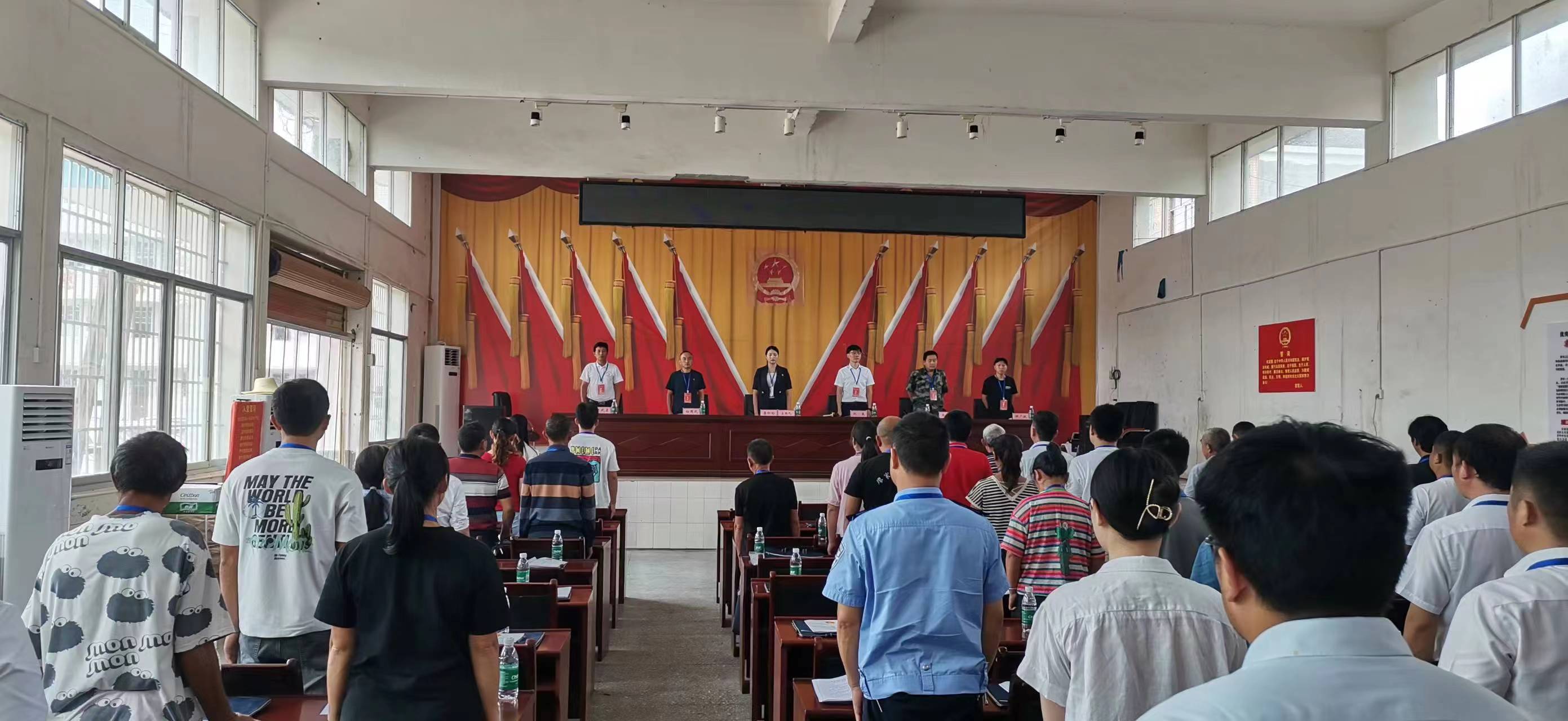 廖家村镇第七届人民代表大会第三次会议召开