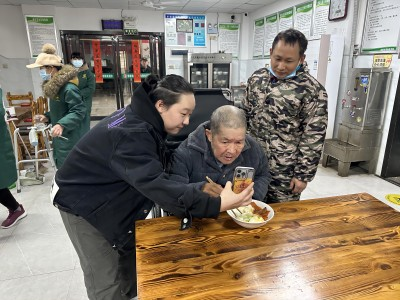 花岩溪镇：青春向党，雪中帮扶送温暖