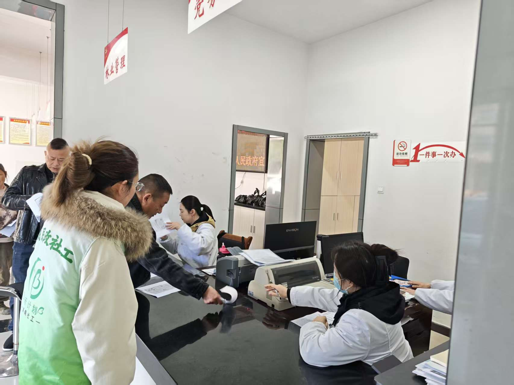 花岩溪镇：爱心送药进乡村 助残关爱暖人心