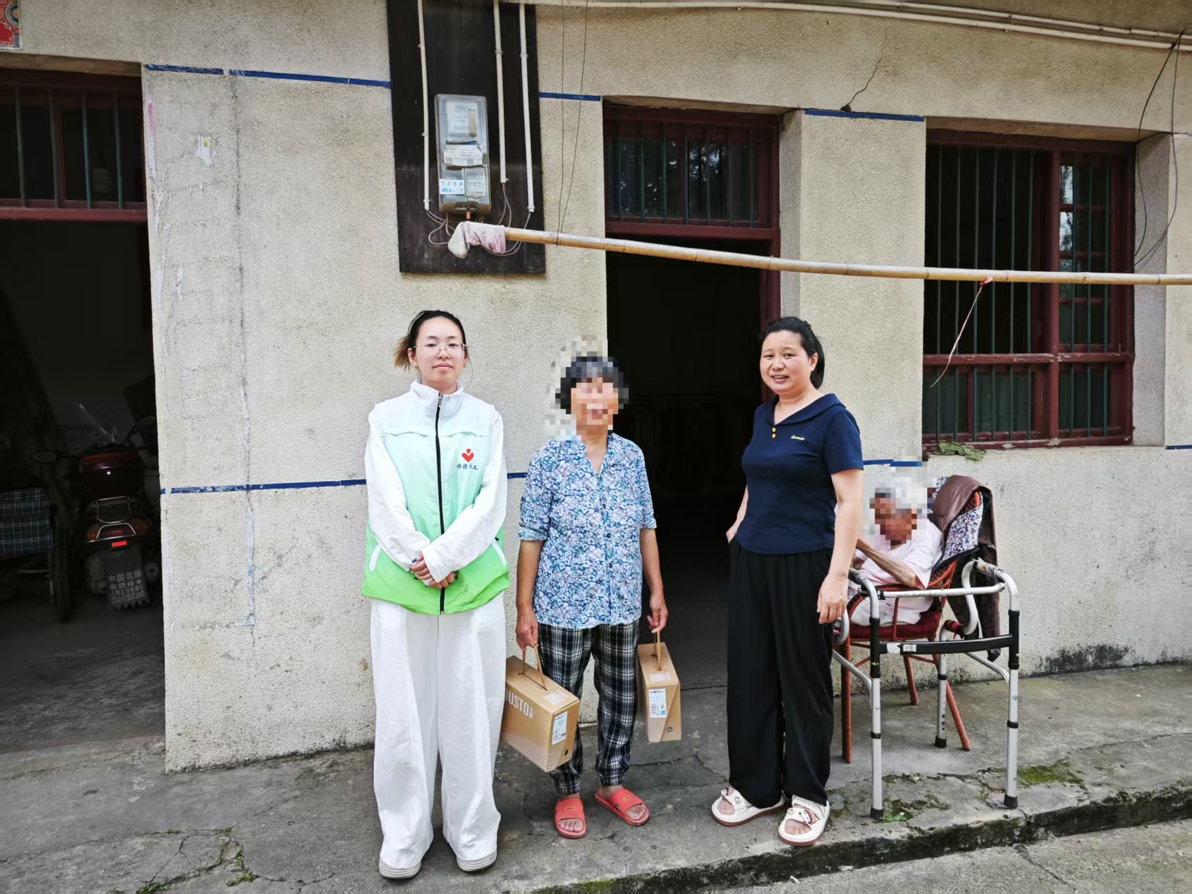 花岩溪镇：点亮微心愿 温情护童心