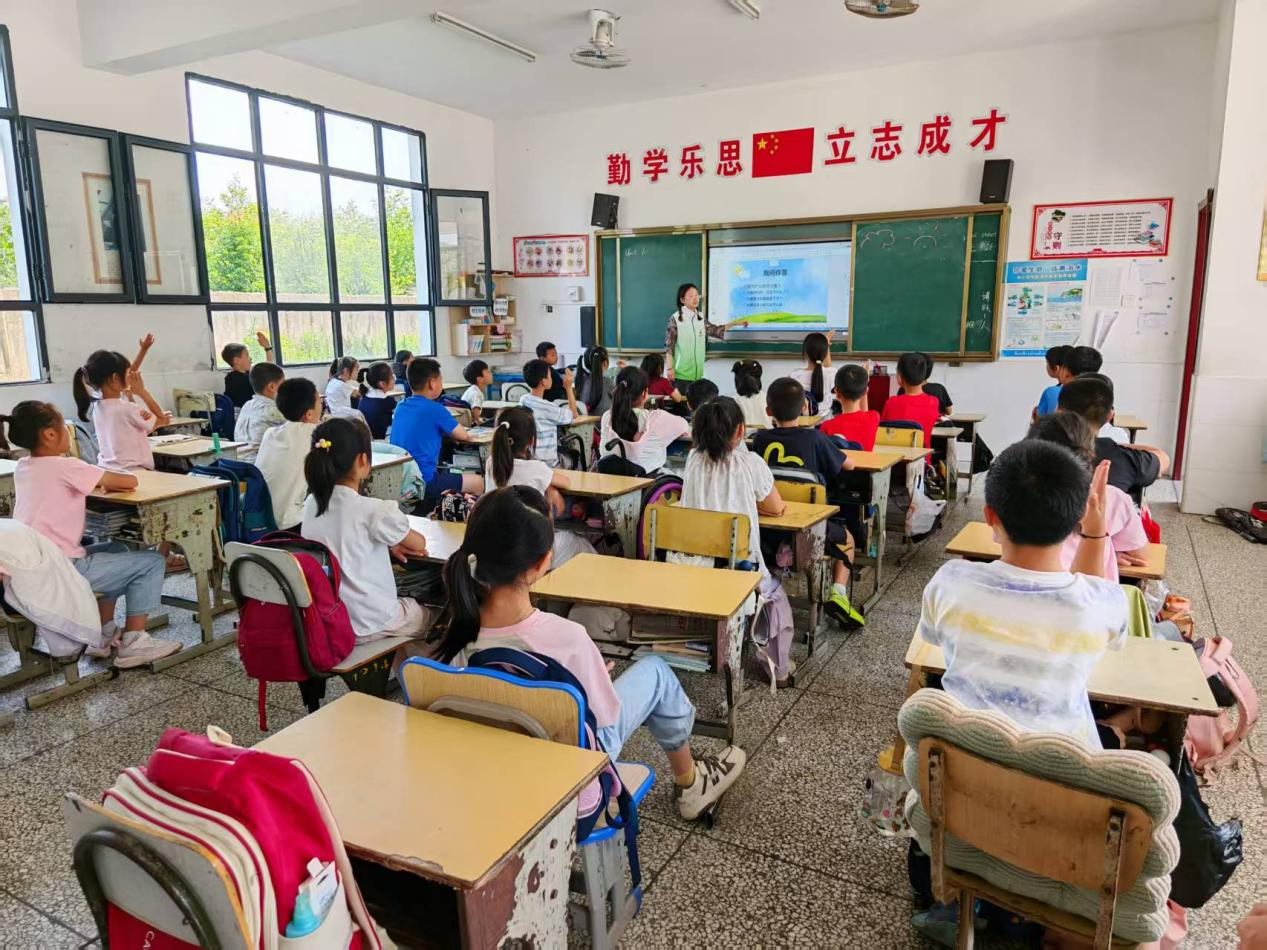 花岩溪镇：开展“拒溺水 防侵害 护少年”儿童关爱主题活动