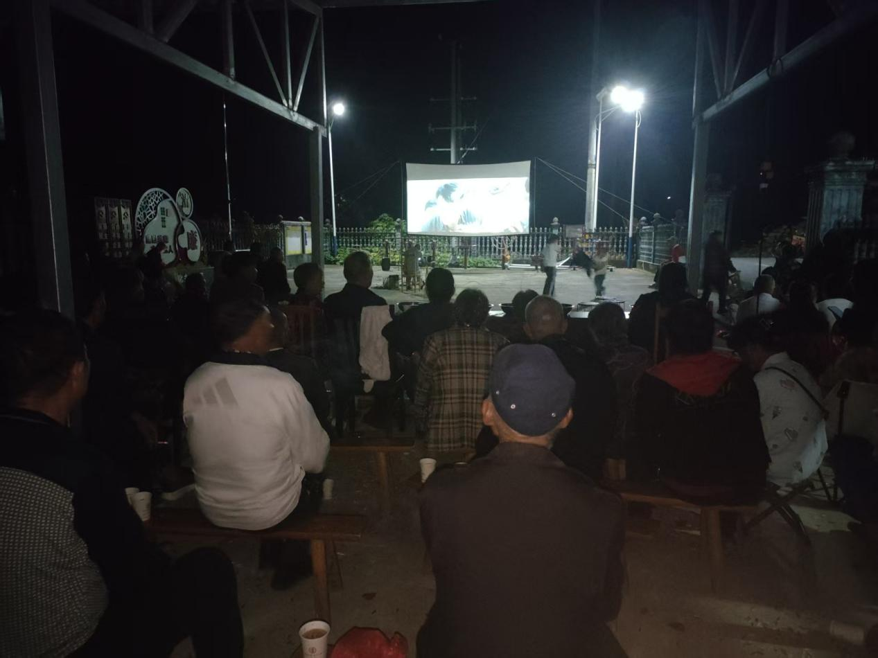 花岩溪镇：情满中秋邻里同乐 党群阵地暖心聚民