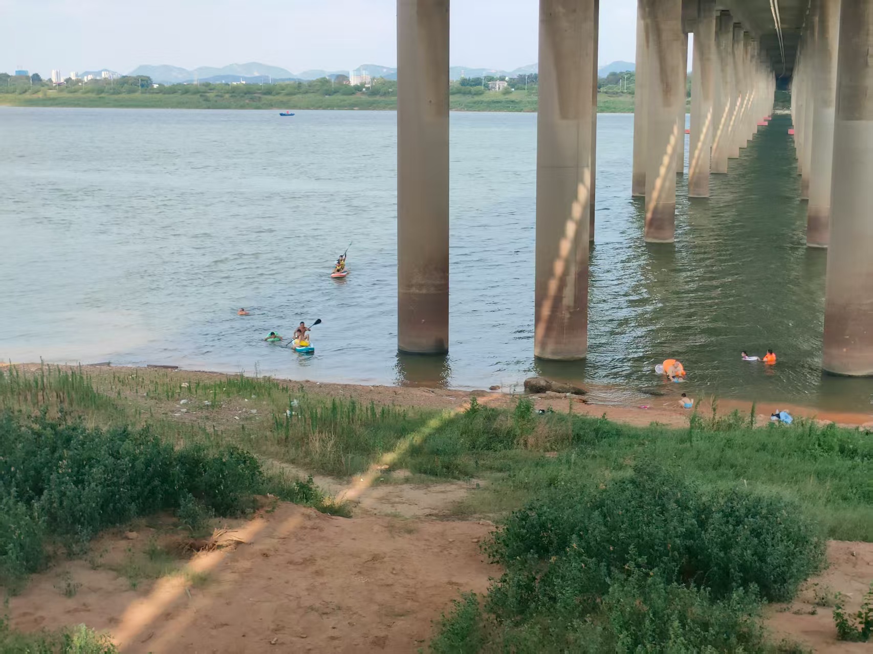 九华街道无人机“领航”立体化防溺水安全网
