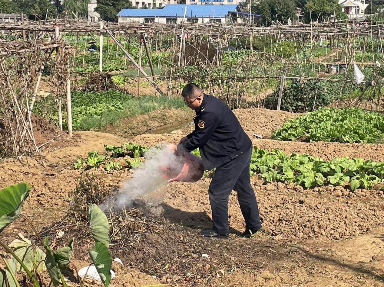 板塘街道：多措并舉 織密織牢秸稈禁燒“防護(hù)網(wǎng)”