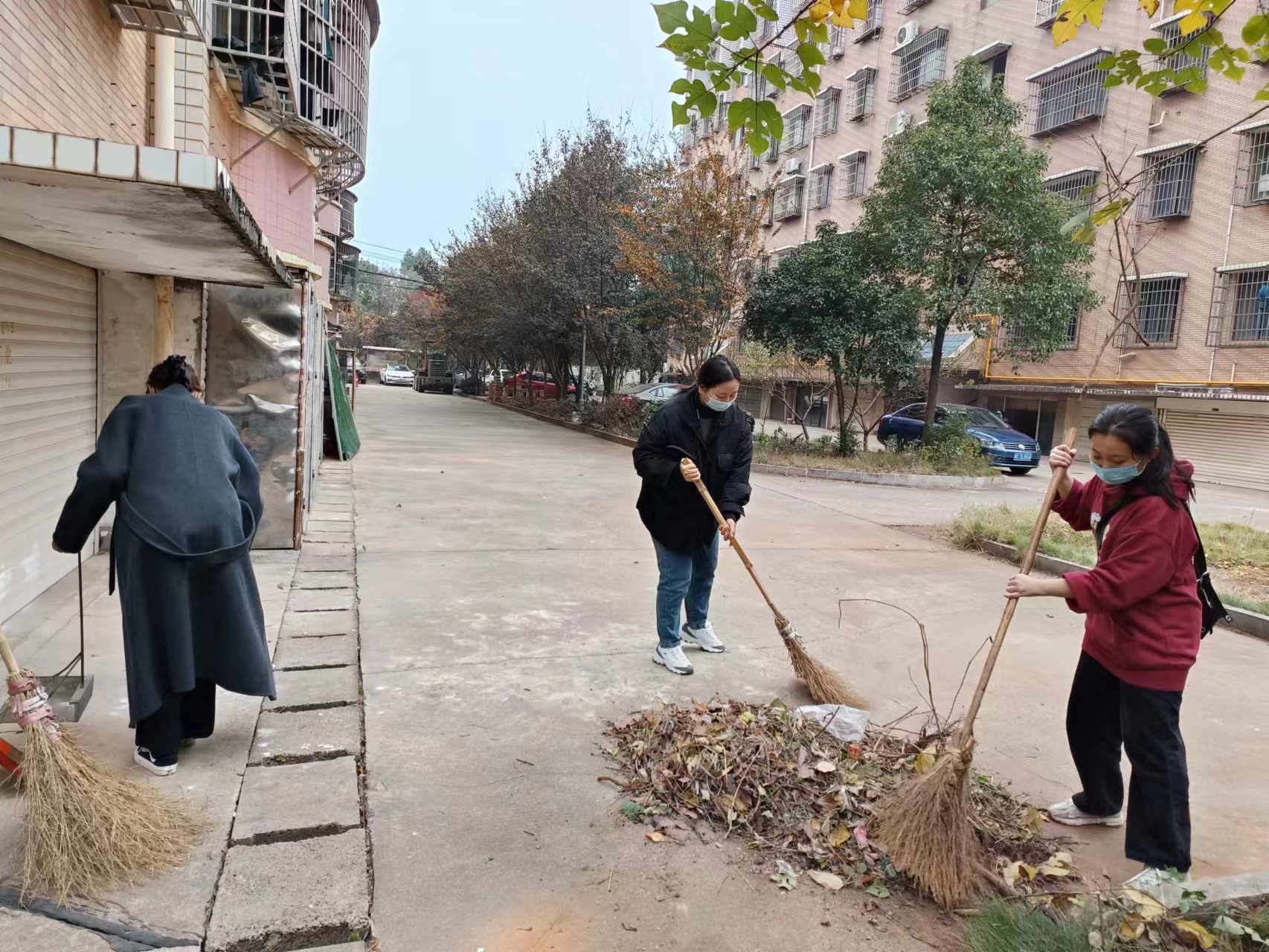 西塘村：發(fā)揮“鄰長”作用 助力安置小區(qū)環(huán)境整潔