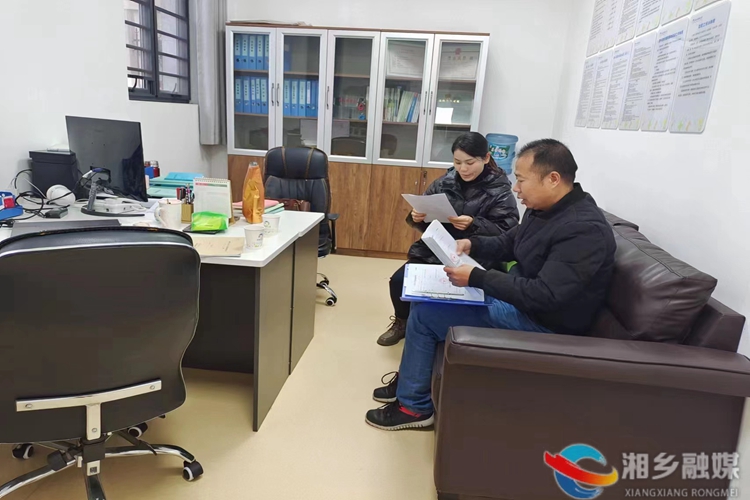 [新湘路街道]“利剑行动”治油烟 全力守护好环境