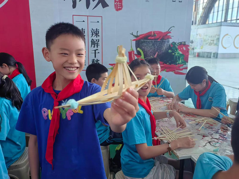 汉寿龙池实验中学附属小学：五年级举开展校外劳动实践活动