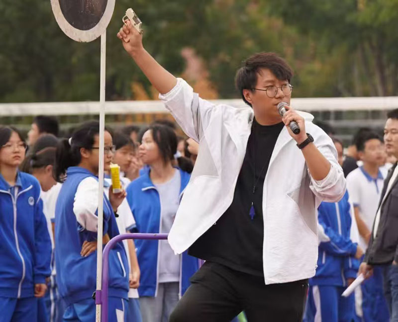 致敬无名英雄：汉寿龙池运动会背后的温暖“背景板”