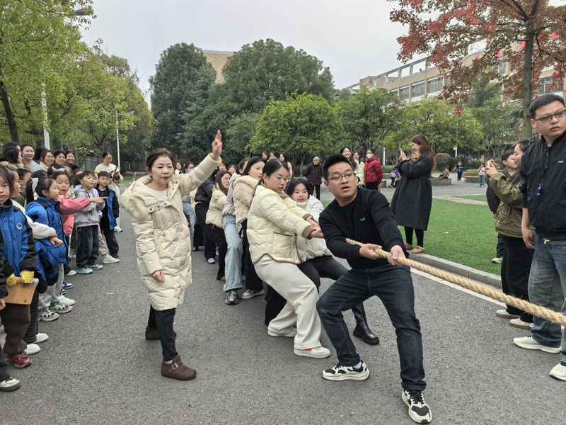 汉寿龙池附小教师拔河赛燃爆全场  麻绳拧出教育温度