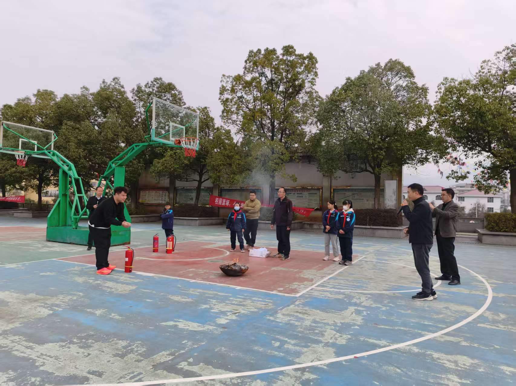 中方县中兴小学成功举办消防安全 应急疏散演练