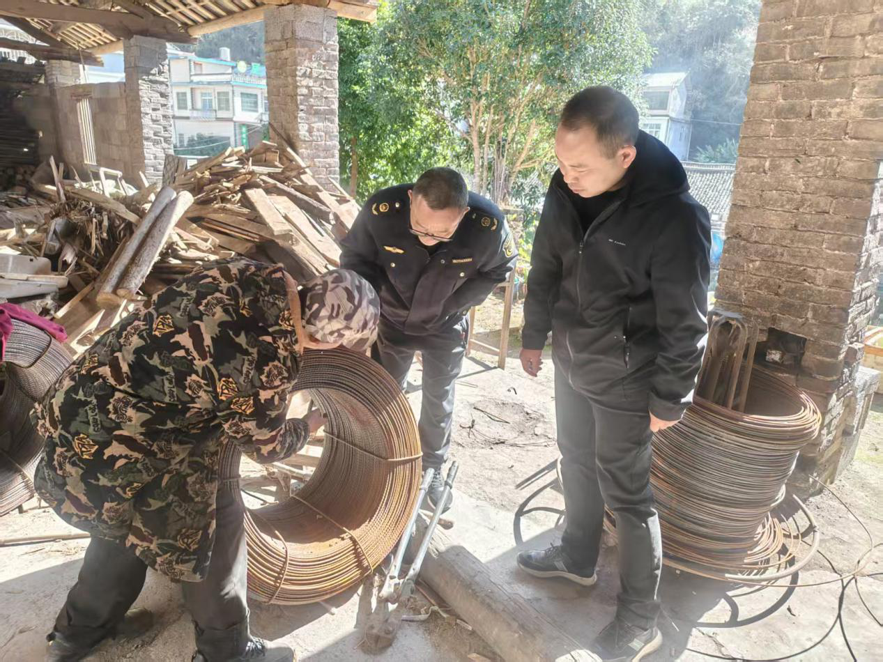 芙蓉桥白族乡：严查“瘦身钢筋”，守护“筋骨”安全