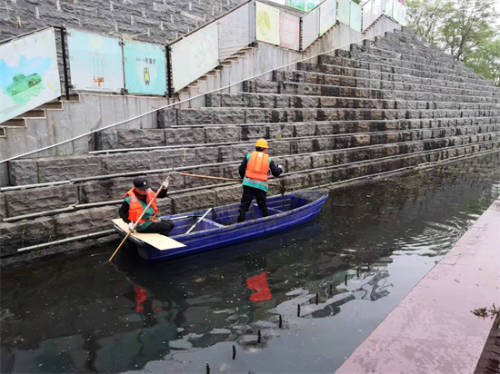 盤龍社區(qū)開展“黨建+河長制”河湖環(huán)境整治行動