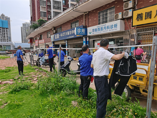 云盤社區(qū)開展市容市貌整治行動