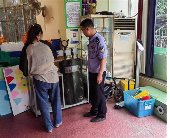 長塘社區(qū)開展秋季幼兒園反恐安全防范專項檢查