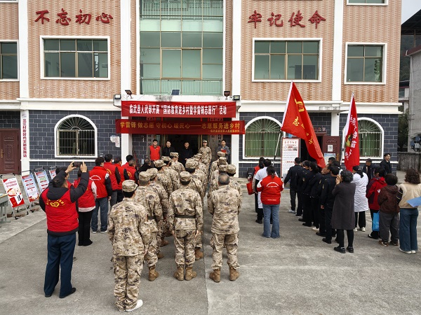 日行一善·情满福城｜临武县人武部：学雷锋践初心 官兵服务暖乡村