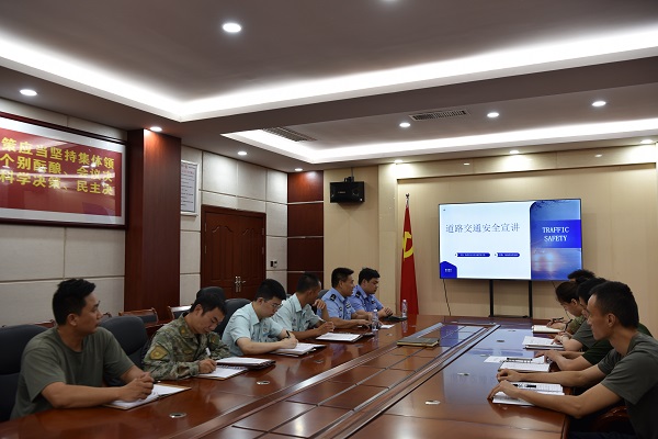 临武县人武部：交通安全进军营 军警共筑平安路