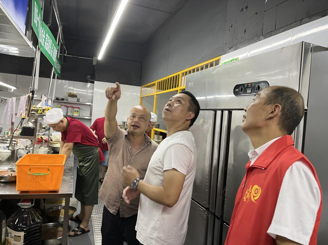 潇湘街道：司前社区积极开展油烟排查与环保知识宣传活动