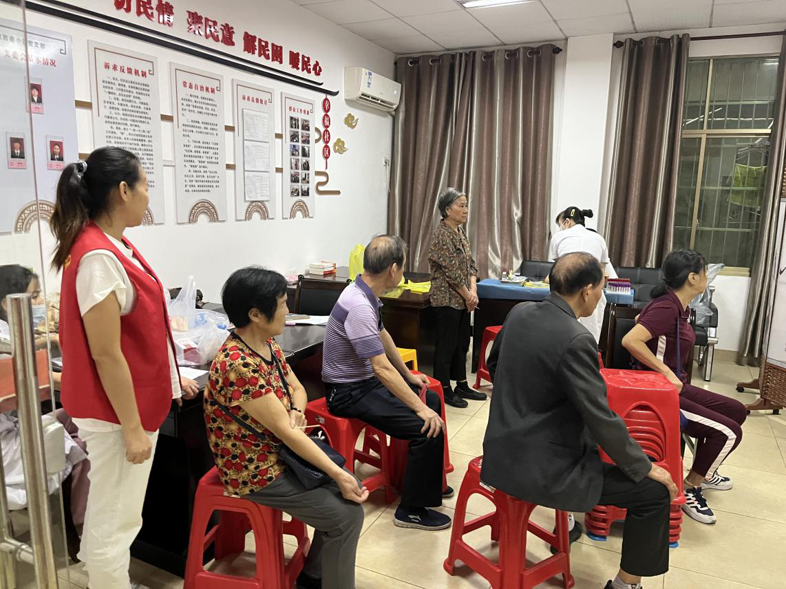 潇湘街道：司前社区开展“立足岗位作贡献”党员志愿服务活动