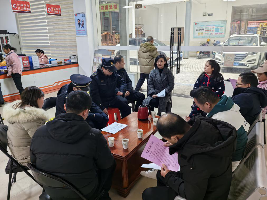 潇湘街道石鼓社区召开节前秋冬季餐饮油烟治理工作推进会