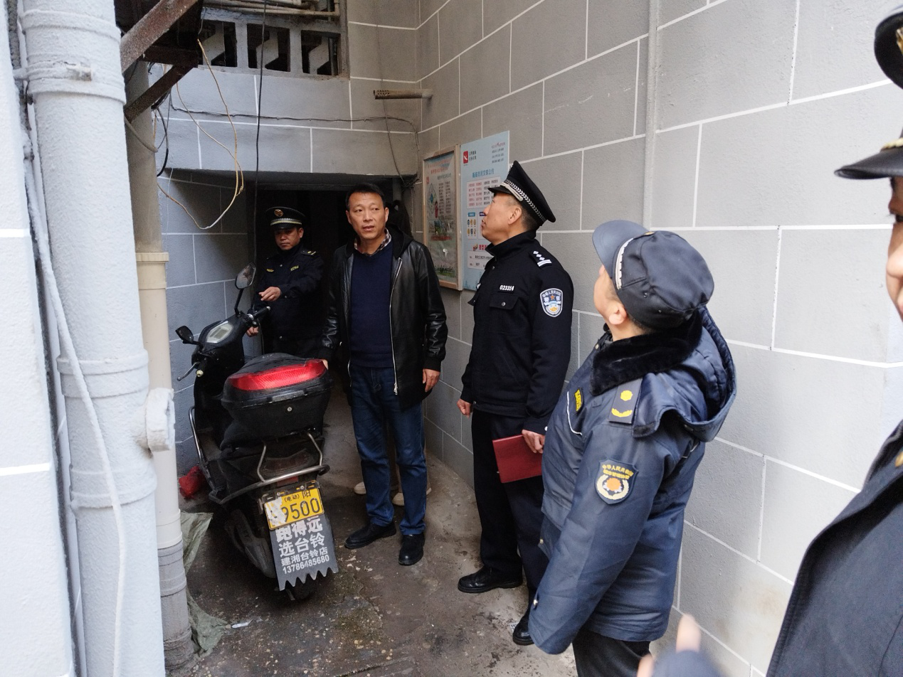 紧绷安全弦 防患于未“燃”——潇湘街道开展电动安全专项整治行动