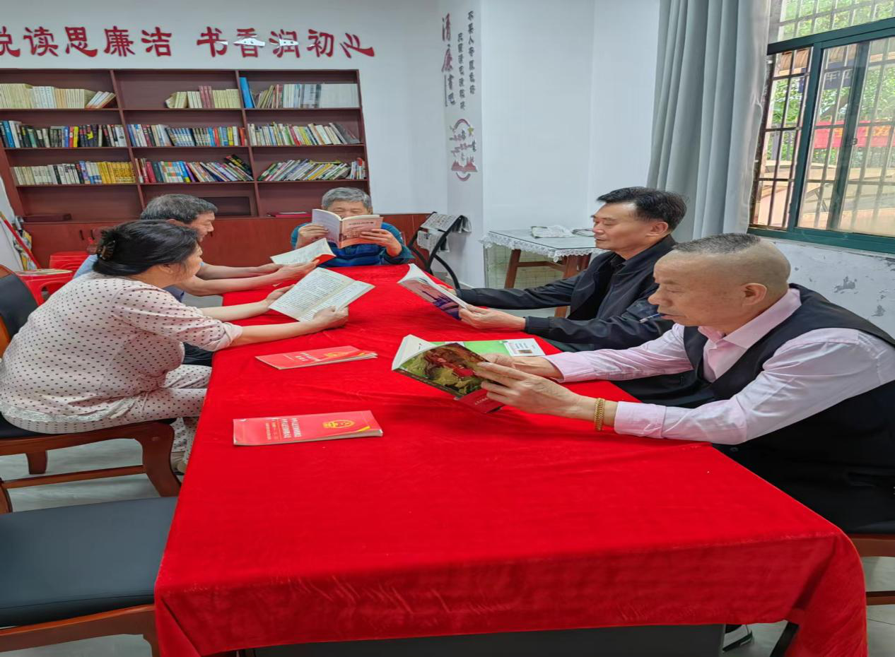 潇湘街道石鼓社区： 开展 “庆五一全民阅读”主题活动