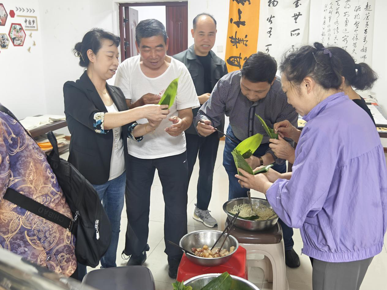 潇湘街道蒸水社区：粽情端午 欢聚一堂