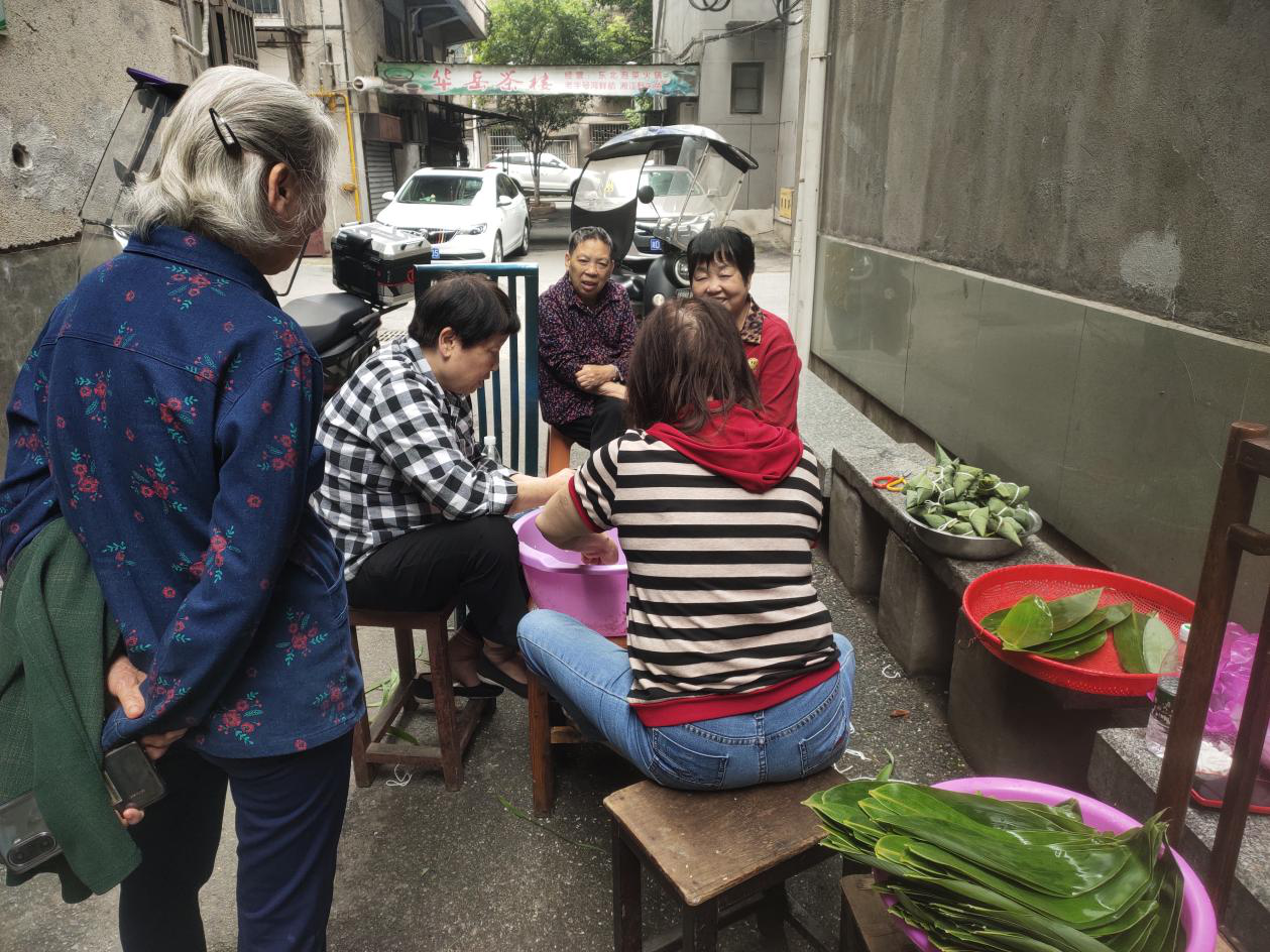 潇湘街道演武坪社区：粽叶飘香迎端午 幸福和谐邻里情
