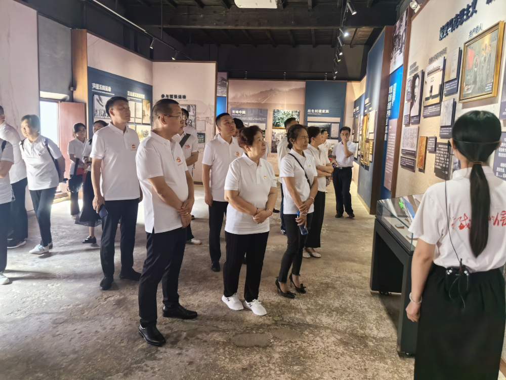 潇湘街道机关党支部开展“追寻红色记忆、践行初心使命”主题党日活动