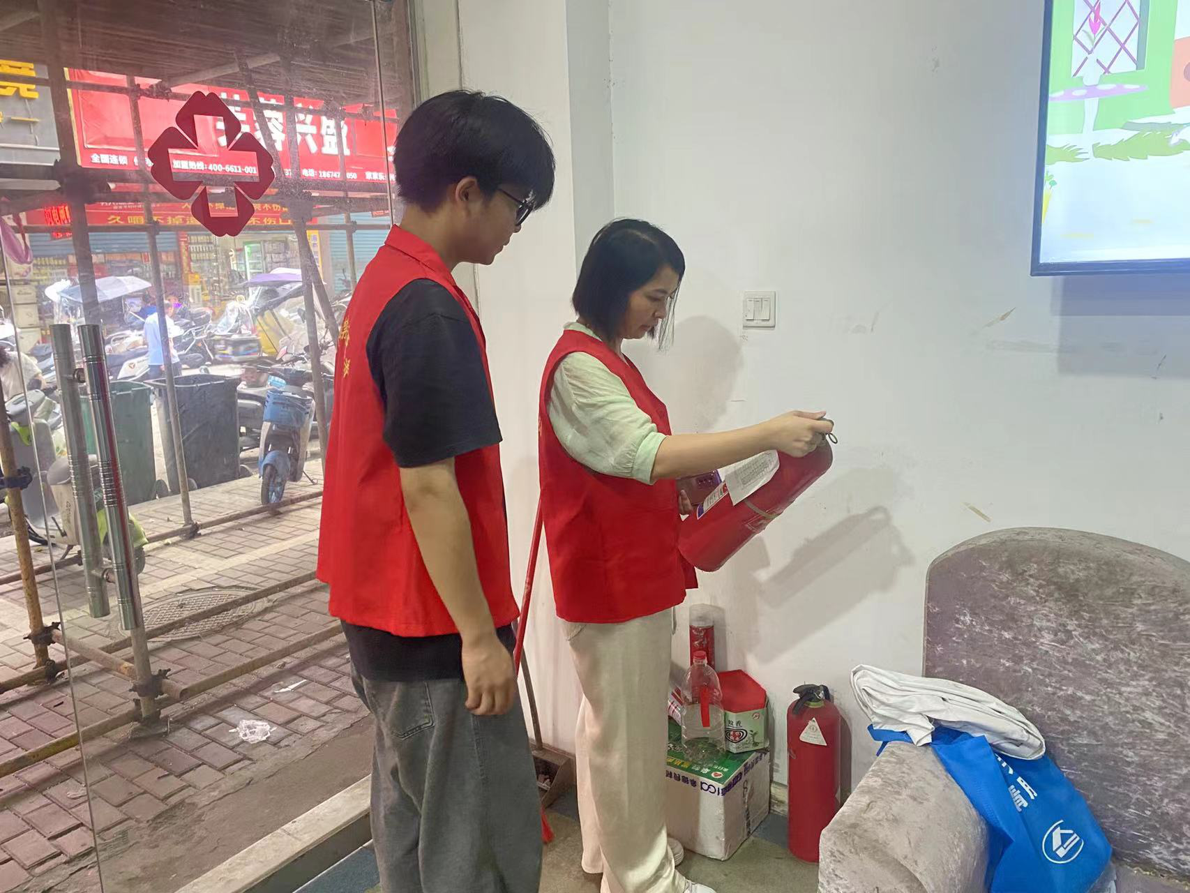 “促旅发、保平安”长青社区开展消防安全检查行动