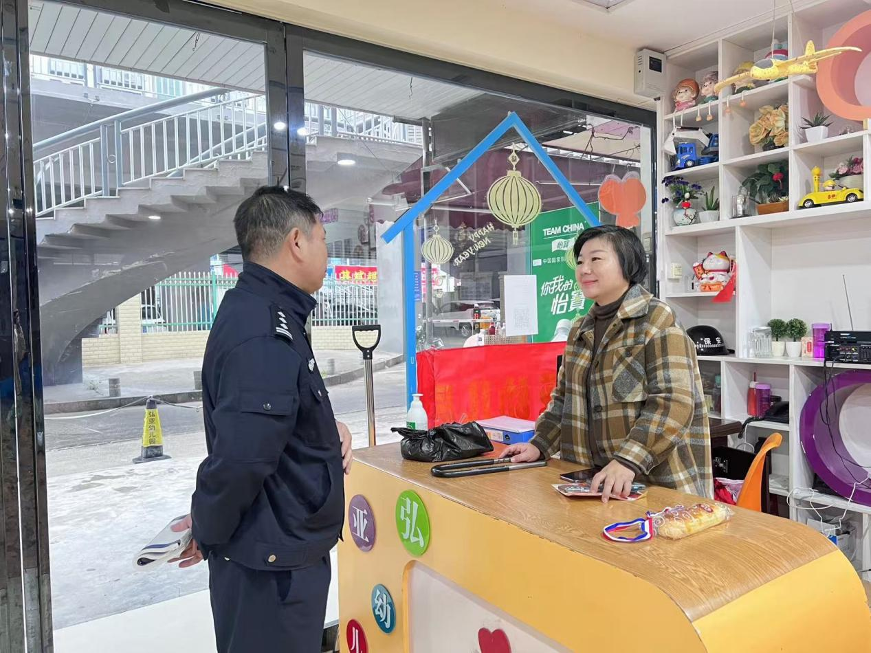 潇湘街道石鼓社区：开展“安全教育进校园 守护青春助成长”专项整治活动