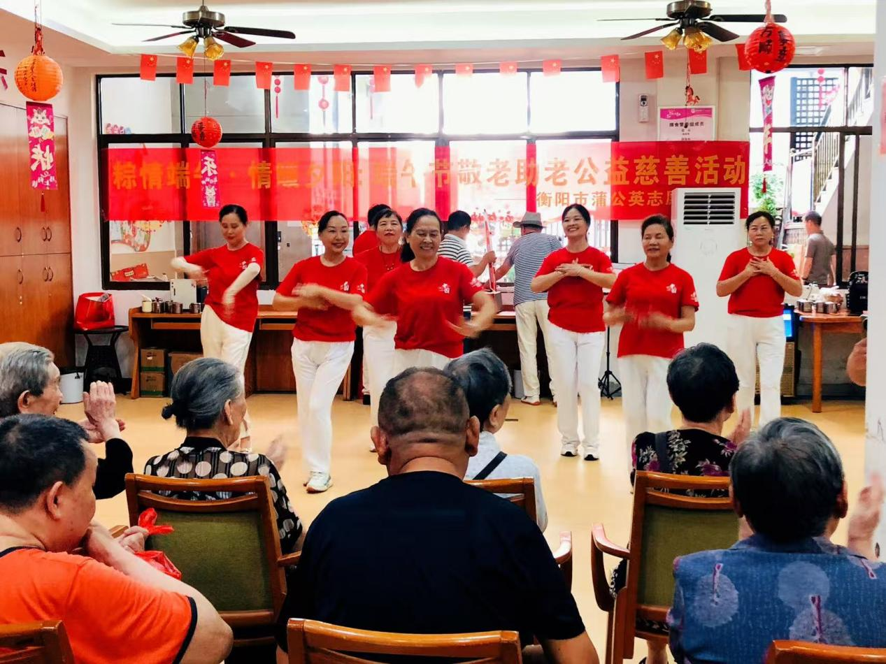 潇湘街道石鼓社区：粽情端午 情暖夕阳